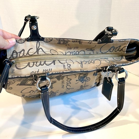Iconic & Timeless Coach Large Purse / Tote with Classic Stagecoach print - Picture 7 of 11